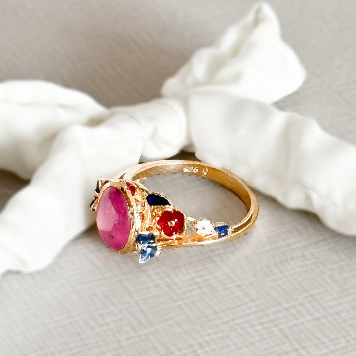 Anillo #7.5 vintage rubí